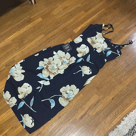 Draw You Close Navy Blue Floral Sleeveless Surplice Midi Dress - Picture 7 of 8